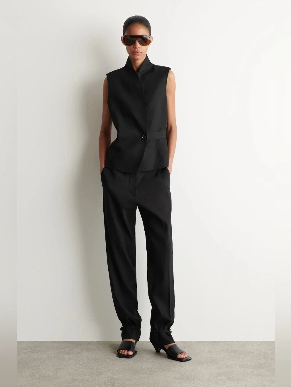 Linen Tapered Leg Pants - Black